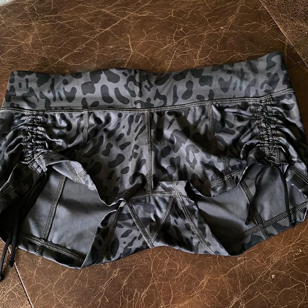 Lululemon booty shorts - Size 8